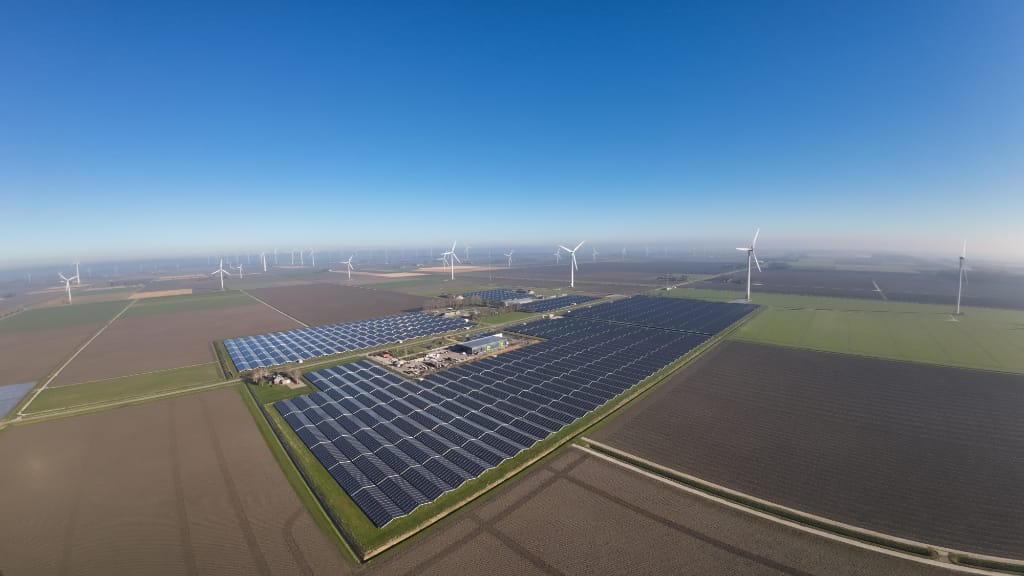 Zonnepanelen die zijn gereinigd door Schoonmans